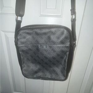 Guess Messenger Bag